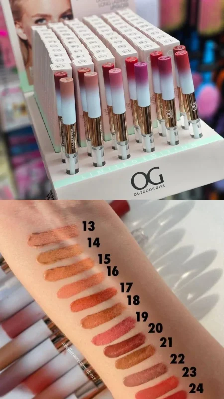 جلوس مع ملمع شفايف OG