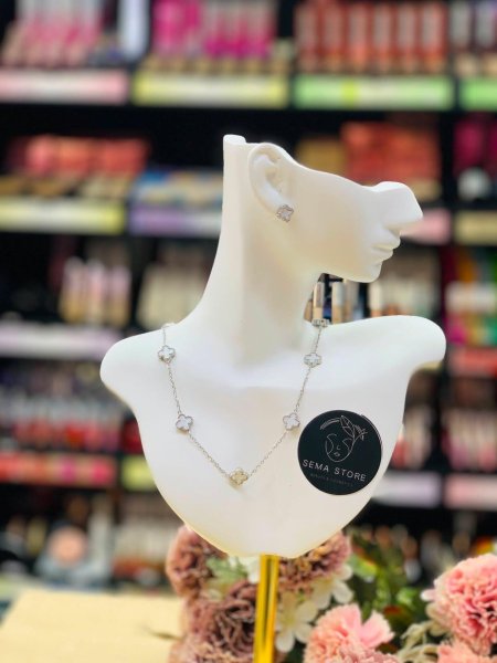 قلادة (Necklace) ستانلس لون فضي (Van Cleef)