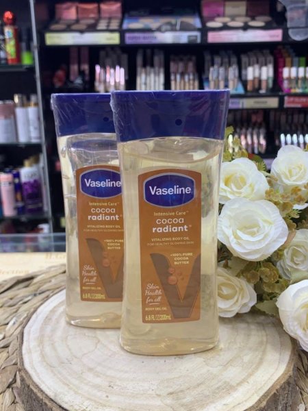 زيت الجسم Vaseline Cocoa Radiant بزبدة الكاكاو النقية